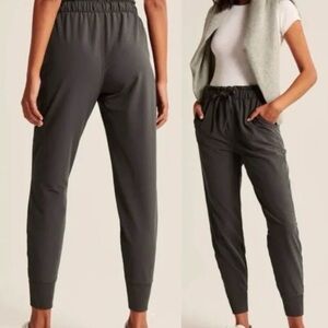 Abercrombie & Fitch Charcoal Jogger Travel Pant